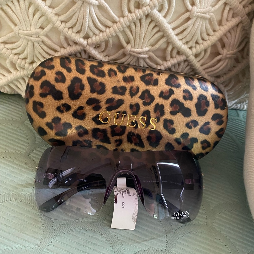 Guess Black and Brown Sunglasses Accessories